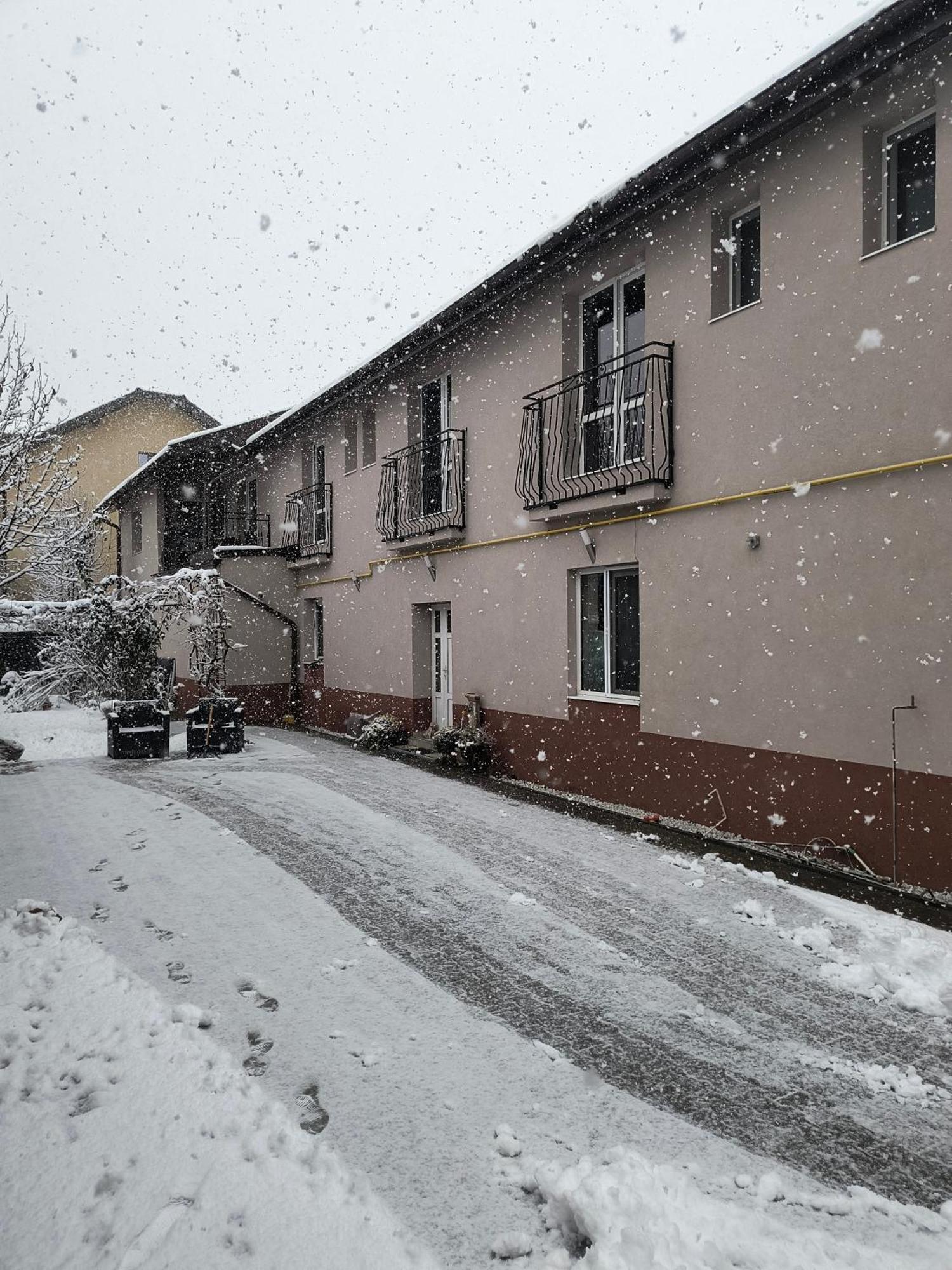 Casa Mais Brasov Ngoại thất bức ảnh