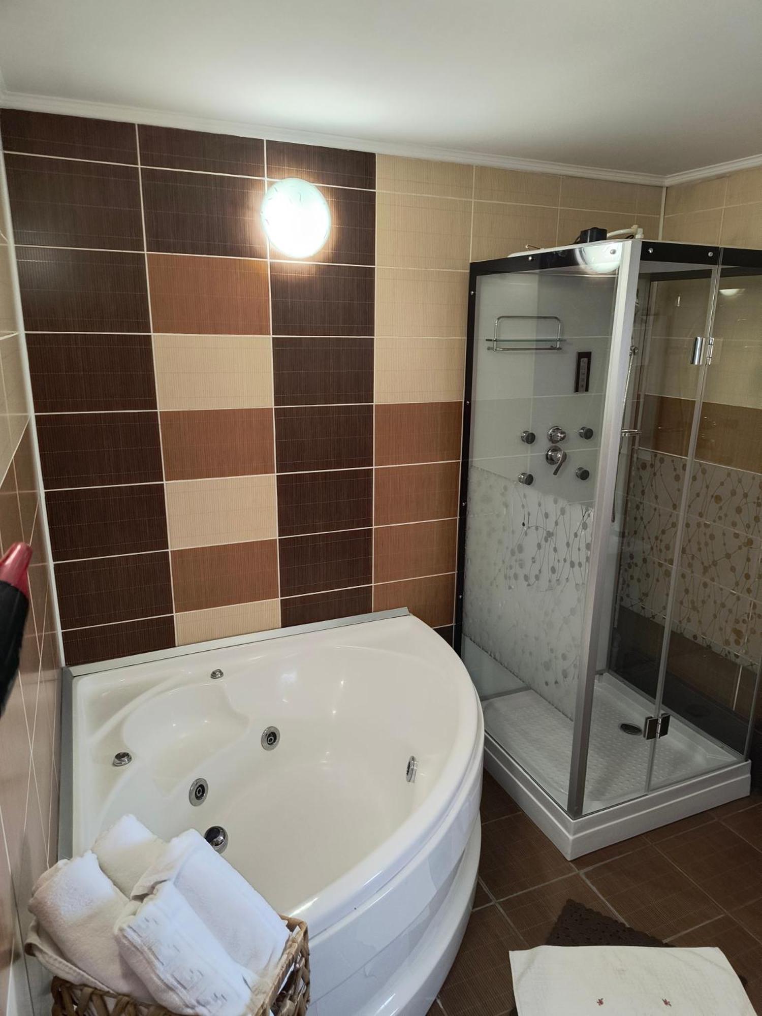 Casa Mais Brasov Ngoại thất bức ảnh